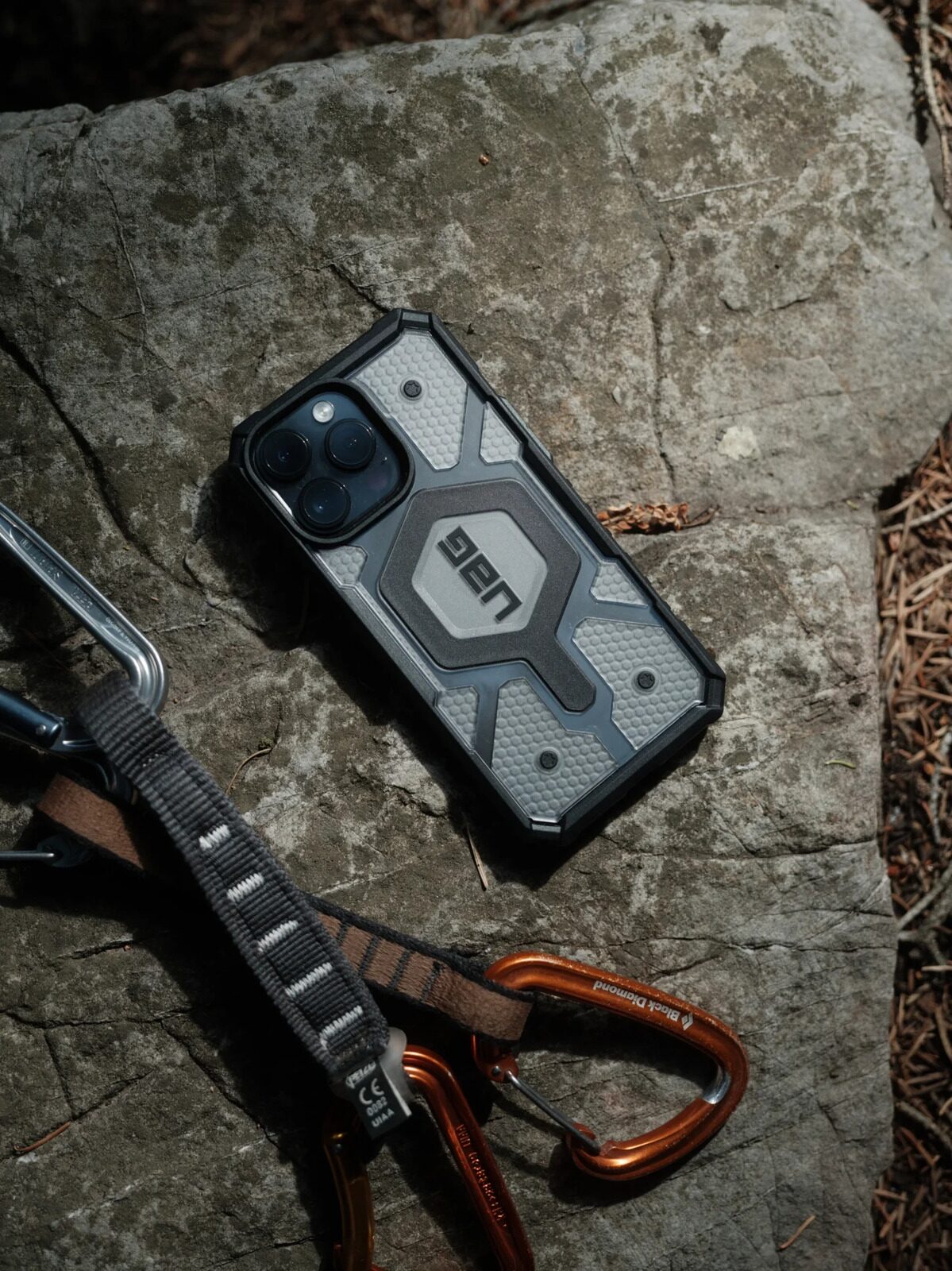 Защитный чехол UAG Pathfinder Magsafe iPhone 15 Pro Max (ash)